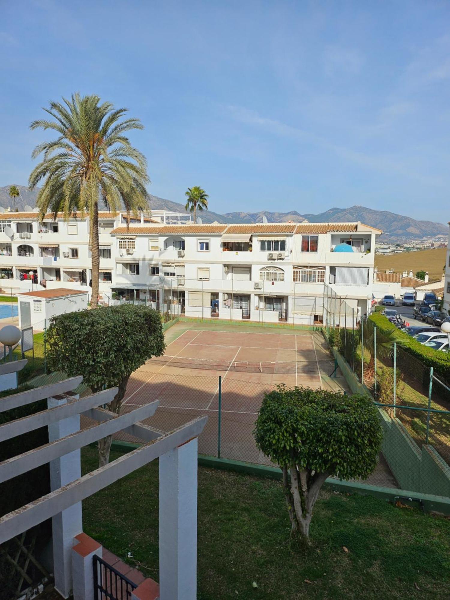 Apartamento En Mijas Con Terraza, Capacidad Para 5 Personas Con Piscina De Temporada Малага Экстерьер фото